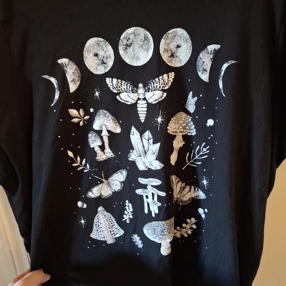 Cottagecore Design Black Tshirt - Picture 2 of 3